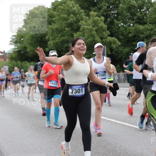 29.06.2025 - hella hamburg halbmarathon Jannik Wohlers http://msf.ph/oto/8148280 29.06.2025 10:49:03 Lombardsbrücke 1525, 1625, 1805, 2067, 2527, 2541, 2668, 2927, 3070, 3183, 3232, 3383, 3943, 4525, 4527, 4589, 4769, 4809, 5106, 5463, 6191, 6989, 7301, 7650, 7936, 8549, 9245, 9261, 10033, 10130, 10333, 10479, 11558, 11631, 12669, 13915, 13942, 14137, 14389, 14390, 14529, 15057, 15412, 16436, 16944, 17085, 17089, 17964, 18470, 18586, 19071, 19247 meine-sportfotos.de