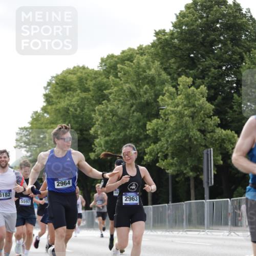 29.06.2025 - hella hamburg halbmarathon Jannik Wohlers http://msf.ph/oto/8148290 29.06.2025 10:12:03 Lombardsbrücke 1610, 1785, 1850, 2661, 2963, 2964, 3182, 3248, 3262, 3746, 4453, 4499, 4554, 5166, 5176, 5597, 5598, 6822, 6871, 6966, 7014, 9254, 9405, 10581, 10685, 11509, 14863, 14868, 15369, 16379, 16473, 18493 meine-sportfotos.de