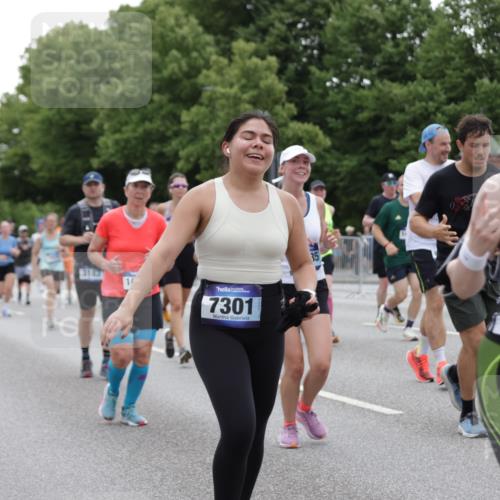 29.06.2025 - hella hamburg halbmarathon Jannik Wohlers http://msf.ph/oto/8148302 29.06.2025 10:49:04 Lombardsbrücke 1525, 1625, 1805, 2067, 2527, 2668, 3183, 3232, 3383, 3943, 4525, 4527, 4589, 4769, 4809, 5106, 5463, 6191, 6989, 7301, 7305, 7339, 7650, 8549, 9261, 10130, 10333, 10479, 11558, 11631, 12388, 12669, 13915, 13942, 14137, 14389, 14390, 14529, 15057, 15412, 16436, 16944, 17085, 17089, 17964, 18470, 18586, 19071, 19247 meine-sportfotos.de