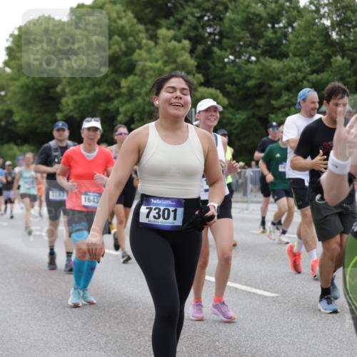 29.06.2025 - hella hamburg halbmarathon Jannik Wohlers http://msf.ph/oto/8148308 29.06.2025 10:49:04 Lombardsbrücke 1525, 1625, 1805, 2067, 2527, 2668, 3183, 3232, 3383, 3943, 4525, 4527, 4589, 4769, 4809, 5106, 5463, 6191, 6989, 7301, 7305, 7339, 7650, 8549, 9261, 10130, 10333, 10479, 11558, 11631, 12388, 12669, 13915, 13942, 14137, 14389, 14390, 14529, 15057, 15412, 16436, 16944, 17085, 17089, 17964, 18470, 18586, 19071, 19247 meine-sportfotos.de