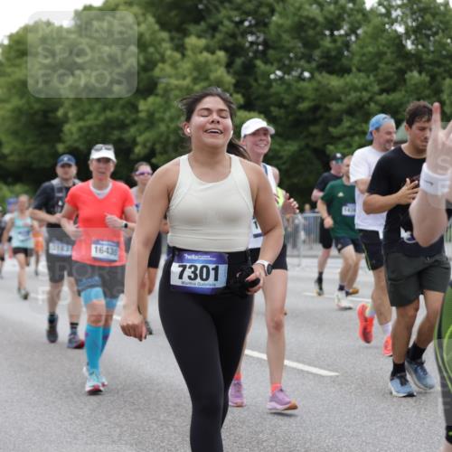 29.06.2025 - hella hamburg halbmarathon Jannik Wohlers http://msf.ph/oto/8148313 29.06.2025 10:49:04 Lombardsbrücke 1525, 1625, 1805, 2067, 2527, 2668, 3183, 3232, 3383, 3943, 4525, 4527, 4589, 4769, 4809, 5106, 5463, 6191, 6989, 7301, 7305, 7339, 7650, 8549, 9261, 10130, 10333, 10479, 11558, 11631, 12388, 12669, 13915, 13942, 14137, 14389, 14390, 14529, 15057, 15412, 16436, 16944, 17085, 17089, 17964, 18470, 18586, 19071, 19247 meine-sportfotos.de