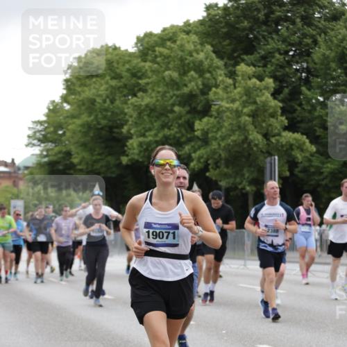 29.06.2025 - hella hamburg halbmarathon Jannik Wohlers http://msf.ph/oto/8148338 29.06.2025 10:49:12 Lombardsbrücke 1040, 1041, 1625, 1805, 1888, 2466, 2668, 2862, 2997, 3183, 3383, 3943, 4769, 5076, 5552, 5694, 6191, 6694, 7305, 7339, 7650, 7679, 9162, 9261, 10704, 11558, 11631, 12388, 13764, 13915, 13942, 14137, 14184, 14389, 14390, 14529, 15063, 15412, 15582, 16097, 16265, 16436, 16512, 16944, 16953, 17085, 17089, 17196, 18086, 18404, 18586, 18684, 19071, 19247 meine-sportfotos.de