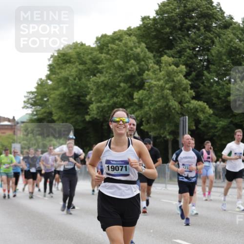 29.06.2025 - hella hamburg halbmarathon Jannik Wohlers http://msf.ph/oto/8148348 29.06.2025 10:49:12 Lombardsbrücke 1040, 1041, 1625, 1805, 1888, 2466, 2668, 2862, 2997, 3183, 3383, 3943, 4769, 5076, 5552, 5694, 6191, 6694, 7305, 7339, 7650, 7679, 9162, 9261, 10704, 11558, 11631, 12388, 13764, 13915, 13942, 14137, 14184, 14389, 14390, 14529, 15063, 15412, 15582, 16097, 16265, 16436, 16512, 16944, 16953, 17085, 17089, 17196, 18086, 18404, 18586, 18684, 19071, 19247 meine-sportfotos.de