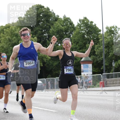 29.06.2025 - hella hamburg halbmarathon Jannik Wohlers http://msf.ph/oto/8148349 29.06.2025 10:12:05 Lombardsbrücke 1249, 1610, 1785, 1850, 2963, 2964, 3182, 3248, 3262, 3746, 4453, 4499, 4554, 5166, 5176, 5597, 5598, 6822, 6871, 6966, 7014, 8971, 9254, 9405, 10581, 10685, 13566, 13816, 14540, 14863, 14868, 15369, 16473, 18178, 18493 meine-sportfotos.de