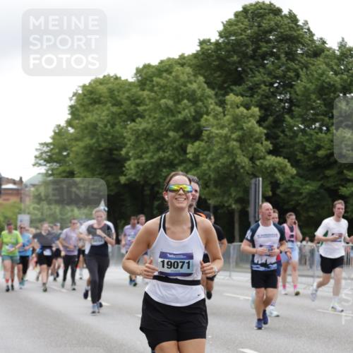 29.06.2025 - hella hamburg halbmarathon Jannik Wohlers http://msf.ph/oto/8148359 29.06.2025 10:49:12 Lombardsbrücke 1040, 1041, 1625, 1805, 1888, 2466, 2668, 2862, 2997, 3183, 3383, 3943, 4769, 5076, 5552, 5694, 6191, 6694, 7305, 7339, 7650, 7679, 9162, 9261, 10704, 11558, 11631, 12388, 13764, 13915, 13942, 14137, 14184, 14389, 14390, 14529, 15063, 15412, 15582, 16097, 16265, 16436, 16512, 16944, 16953, 17085, 17089, 17196, 18086, 18404, 18586, 18684, 19071, 19247 meine-sportfotos.de