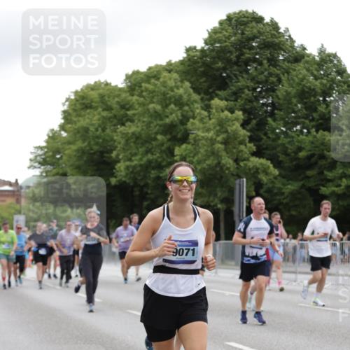 29.06.2025 - hella hamburg halbmarathon Jannik Wohlers http://msf.ph/oto/8148369 29.06.2025 10:49:12 Lombardsbrücke 1040, 1041, 1625, 1805, 1888, 2466, 2668, 2862, 2997, 3183, 3383, 3943, 4769, 5076, 5552, 5694, 6191, 6694, 7305, 7339, 7650, 7679, 9162, 9261, 10704, 11558, 11631, 12388, 13764, 13915, 13942, 14137, 14184, 14389, 14390, 14529, 15063, 15412, 15582, 16097, 16265, 16436, 16512, 16944, 16953, 17085, 17089, 17196, 18086, 18404, 18586, 18684, 19071, 19247 meine-sportfotos.de