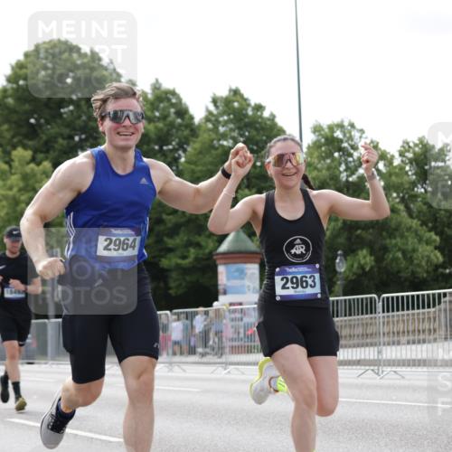 29.06.2025 - hella hamburg halbmarathon Jannik Wohlers http://msf.ph/oto/8148376 29.06.2025 10:12:05 Lombardsbrücke 1249, 1610, 1785, 1850, 2963, 2964, 3182, 3248, 3262, 3746, 4453, 4499, 4554, 5166, 5176, 5597, 5598, 6822, 6871, 6966, 7014, 8971, 9254, 9405, 10581, 10685, 13566, 13816, 14540, 14863, 14868, 15369, 16473, 18178, 18493 meine-sportfotos.de