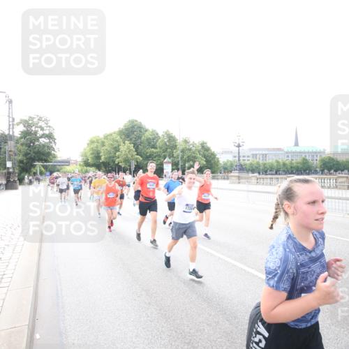 29.06.2025 - hella hamburg halbmarathon Jannik Wohlers http://msf.ph/oto/8148381 29.06.2025 10:17:33 Lombardsbrücke 1159, 1160, 1268, 1325, 1622, 1641, 2094, 2147, 2931, 3138, 3977, 5004, 5290, 5611, 5733, 7094, 7641, 7649, 7838, 7882, 7883, 8128, 8248, 8607, 8799, 9400, 9539, 9717, 9734, 9798, 9964, 10174, 10332, 10509, 10831, 11156, 11275, 11352, 11450, 11656, 11916, 12401, 12553, 12598, 12752, 13681, 13843, 14013, 14420, 14496, 14701, 14738, 14795, 14825, 14831, 15182, 15203, 15322, 15614, 16038, 16576, 16644, 16707, 16792, 17270, 17616 meine-sportfotos.de