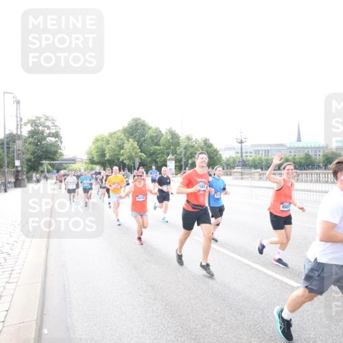 29.06.2025 - hella hamburg halbmarathon Jannik Wohlers http://msf.ph/oto/8148425 29.06.2025 10:17:34 Lombardsbrücke 1159, 1160, 1268, 1325, 1622, 1641, 2147, 2931, 3138, 3977, 5004, 5290, 5611, 5733, 7094, 7641, 7649, 7838, 7882, 7883, 8128, 8248, 8607, 8799, 9400, 9539, 9717, 9734, 9798, 9964, 10174, 10332, 10509, 10831, 10946, 11156, 11275, 11352, 11450, 11656, 11916, 11949, 12274, 12401, 12553, 12598, 12752, 13681, 13843, 14013, 14420, 14496, 14701, 14738, 14795, 14825, 14831, 15182, 15183, 15203, 15322, 15614, 16038, 16576, 16644, 16707, 16792, 17270, 17616 meine-sportfotos.de