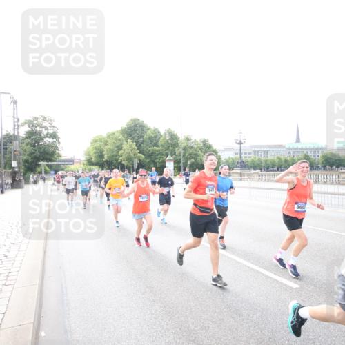 29.06.2025 - hella hamburg halbmarathon Jannik Wohlers http://msf.ph/oto/8148429 29.06.2025 10:17:34 Lombardsbrücke 1159, 1160, 1268, 1325, 1622, 1641, 2147, 2931, 3138, 3977, 5004, 5290, 5611, 5733, 7094, 7641, 7649, 7838, 7882, 7883, 8128, 8248, 8607, 8799, 9400, 9539, 9717, 9734, 9798, 9964, 10174, 10332, 10509, 10831, 10946, 11156, 11275, 11352, 11450, 11656, 11916, 11949, 12274, 12401, 12553, 12598, 12752, 13681, 13843, 14013, 14420, 14496, 14701, 14738, 14795, 14825, 14831, 15182, 15183, 15203, 15322, 15614, 16038, 16576, 16644, 16707, 16792, 17270, 17616 meine-sportfotos.de