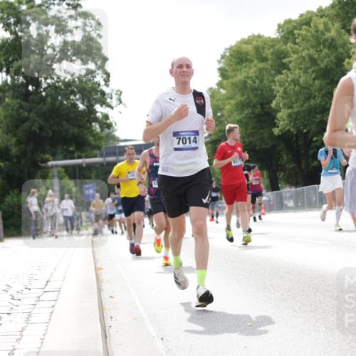 29.06.2025 - hella hamburg halbmarathon Jannik Wohlers http://msf.ph/oto/8148463 29.06.2025 10:12:08 Lombardsbrücke 1249, 1610, 1785, 1850, 2963, 2964, 3182, 3248, 3262, 4453, 4499, 4554, 5150, 5166, 5597, 5598, 6822, 6966, 7014, 8971, 9254, 9405, 10581, 10685, 12456, 13566, 13816, 14540, 14868, 15369, 16473, 18178, 18493 meine-sportfotos.de