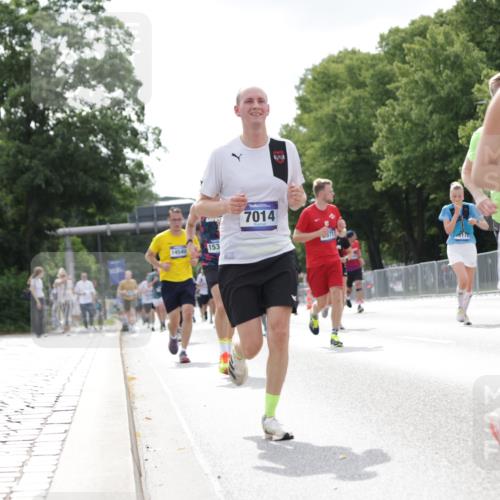 29.06.2025 - hella hamburg halbmarathon Jannik Wohlers http://msf.ph/oto/8148471 29.06.2025 10:12:08 Lombardsbrücke 1249, 1610, 1785, 1850, 2963, 2964, 3182, 3248, 3262, 4453, 4499, 4554, 5150, 5166, 5597, 5598, 6822, 6966, 7014, 8971, 9254, 9405, 10581, 10685, 12456, 13566, 13816, 14540, 14868, 15369, 16473, 18178, 18493 meine-sportfotos.de