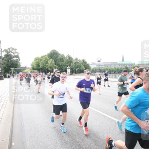 29.06.2025 - hella hamburg halbmarathon Jannik Wohlers http://msf.ph/oto/8148525 29.06.2025 10:17:38 Lombardsbrücke 1159, 1160, 1268, 1325, 1554, 1622, 1641, 1982, 2147, 2931, 3977, 4804, 5004, 5290, 6270, 7094, 7641, 7649, 7838, 7882, 7883, 8067, 8128, 8248, 8607, 8799, 9539, 9717, 9734, 9844, 9964, 10174, 10332, 10509, 10831, 10946, 11275, 11352, 11450, 11656, 11916, 11949, 12274, 12401, 12553, 12598, 12752, 13619, 13681, 13843, 14013, 14320, 14496, 14701, 14738, 14795, 14825, 14831, 15182, 15183, 15203, 15322, 15343, 15614, 16109, 16644, 16707, 16792, 16829 meine-sportfotos.de