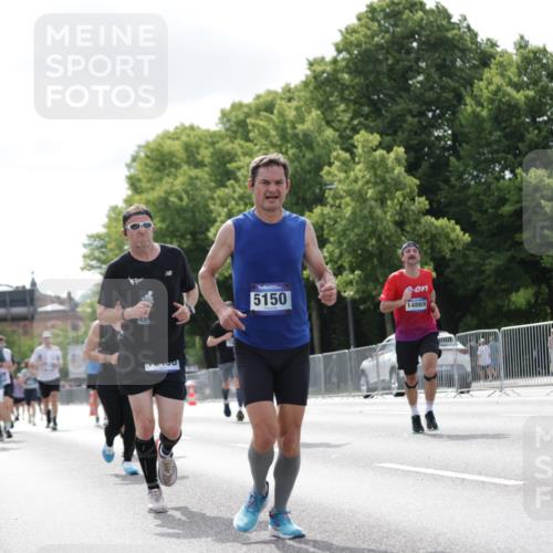 29.06.2025 - hella hamburg halbmarathon Jannik Wohlers http://msf.ph/oto/8148556 29.06.2025 10:12:13 Lombardsbrücke 1249, 1610, 1785, 1851, 1939, 2531, 2891, 2963, 2964, 3182, 3248, 3262, 4453, 4499, 4554, 5150, 5166, 5597, 5598, 6822, 6966, 7014, 7907, 8917, 8971, 9254, 10581, 12456, 13566, 13816, 14540, 14869, 15012, 15369, 16473, 16826, 16911, 17994, 18178, 18493 meine-sportfotos.de