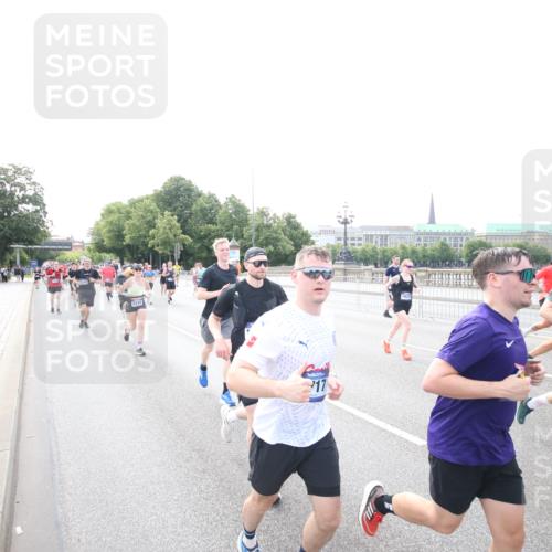 29.06.2025 - hella hamburg halbmarathon Jannik Wohlers http://msf.ph/oto/8148567 29.06.2025 10:17:39 Lombardsbrücke 1159, 1160, 1268, 1325, 1554, 1622, 1641, 1982, 2147, 2634, 2931, 3125, 3977, 4804, 5004, 6270, 7094, 7641, 7649, 7838, 7882, 7883, 8067, 8128, 8248, 8607, 8799, 9539, 9717, 9734, 9844, 9964, 10332, 10509, 10831, 10908, 10946, 11352, 11450, 11656, 11949, 12274, 12401, 12553, 12598, 12752, 12939, 13619, 13681, 13843, 14013, 14320, 14496, 14701, 14738, 14795, 14831, 15182, 15183, 15203, 15322, 15343, 15614, 16109, 16644, 16792, 16829 meine-sportfotos.de