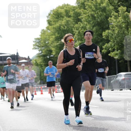29.06.2025 - hella hamburg halbmarathon Jannik Wohlers http://msf.ph/oto/8148586 29.06.2025 10:12:15 Lombardsbrücke 1249, 1610, 1785, 1851, 1939, 2531, 2891, 2963, 2964, 3182, 3248, 3262, 4453, 4554, 5150, 5166, 5597, 5598, 7014, 7907, 8917, 8971, 9254, 10581, 11025, 12456, 13566, 13816, 14540, 14869, 15012, 15369, 16473, 16826, 16911, 17994, 18178, 18493 meine-sportfotos.de