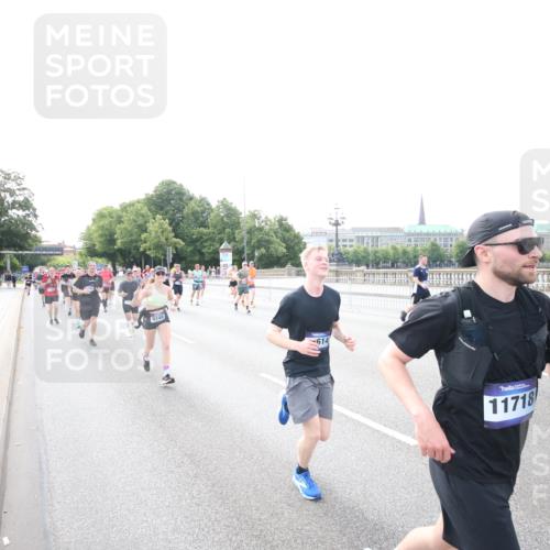 29.06.2025 - hella hamburg halbmarathon Jannik Wohlers http://msf.ph/oto/8148588 29.06.2025 10:17:39 Lombardsbrücke 1159, 1160, 1268, 1325, 1554, 1622, 1641, 1982, 2147, 2634, 2931, 3125, 3977, 4804, 5004, 6270, 7094, 7641, 7649, 7838, 7882, 7883, 8067, 8128, 8248, 8607, 8799, 9539, 9717, 9734, 9844, 9964, 10332, 10509, 10831, 10908, 10946, 11352, 11450, 11656, 11949, 12274, 12401, 12553, 12598, 12752, 12939, 13619, 13681, 13843, 14013, 14320, 14496, 14701, 14738, 14795, 14831, 15182, 15183, 15203, 15322, 15343, 15614, 16109, 16644, 16792, 16829 meine-sportfotos.de