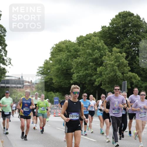 29.06.2025 - hella hamburg halbmarathon Jannik Wohlers http://msf.ph/oto/8148604 29.06.2025 10:49:18 Lombardsbrücke 1040, 1041, 1805, 1888, 2212, 2466, 2668, 2862, 2997, 5076, 5552, 5694, 6191, 6694, 7305, 7339, 7366, 7679, 8065, 9162, 10403, 10704, 11631, 12124, 12388, 13764, 13915, 13942, 14137, 14184, 14214, 14529, 14545, 14692, 15063, 15412, 15582, 16097, 16265, 16512, 16944, 16953, 16975, 17196, 17408, 18086, 18404, 18586, 18684, 19071, 19247 meine-sportfotos.de