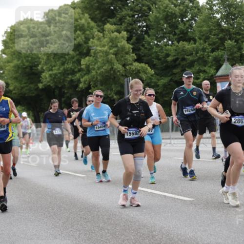 29.06.2025 - hella hamburg halbmarathon Jannik Wohlers http://msf.ph/oto/8148609 29.06.2025 10:49:20 Lombardsbrücke 1040, 1041, 1805, 1888, 2212, 2466, 2862, 2997, 5076, 5552, 5694, 6694, 7305, 7339, 7366, 7679, 8065, 9162, 10403, 10704, 12124, 12388, 13764, 13915, 13942, 14137, 14184, 14214, 14529, 14545, 14692, 15063, 15582, 16097, 16265, 16512, 16944, 16953, 16975, 17196, 17408, 18086, 18404, 18586, 18684, 19071, 19247 meine-sportfotos.de