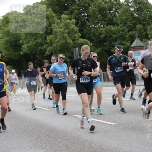 29.06.2025 - hella hamburg halbmarathon Jannik Wohlers http://msf.ph/oto/8148627 29.06.2025 10:49:20 Lombardsbrücke 1040, 1041, 1805, 1888, 2212, 2466, 2862, 2997, 5076, 5552, 5694, 6694, 7305, 7339, 7366, 7679, 8065, 9162, 10403, 10704, 12124, 12388, 13764, 13915, 13942, 14137, 14184, 14214, 14529, 14545, 14692, 15063, 15582, 16097, 16265, 16512, 16944, 16953, 16975, 17196, 17408, 18086, 18404, 18586, 18684, 19071, 19247 meine-sportfotos.de