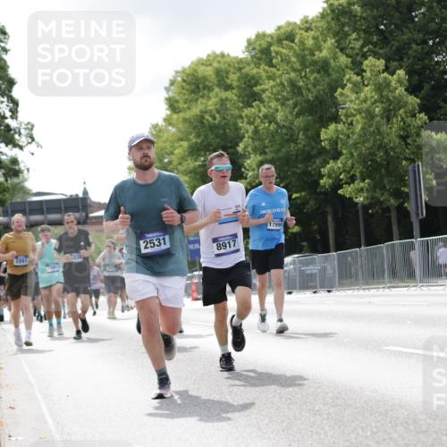 29.06.2025 - hella hamburg halbmarathon Jannik Wohlers http://msf.ph/oto/8148634 29.06.2025 10:12:18 Lombardsbrücke 1249, 1610, 1785, 1851, 1939, 2531, 2891, 2963, 2964, 3182, 3248, 4554, 5150, 5166, 6207, 7014, 7907, 8917, 8971, 10581, 11025, 12456, 13566, 13816, 14540, 14869, 15012, 15369, 16473, 16826, 16911, 17061, 17994, 18178, 18493 meine-sportfotos.de