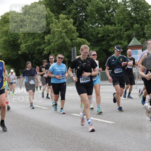 29.06.2025 - hella hamburg halbmarathon Jannik Wohlers http://msf.ph/oto/8148635 29.06.2025 10:49:20 Lombardsbrücke 1040, 1041, 1805, 1888, 2212, 2466, 2862, 2997, 5076, 5552, 5694, 6694, 7305, 7339, 7366, 7679, 8065, 9162, 10403, 10704, 12124, 12388, 13764, 13915, 13942, 14137, 14184, 14214, 14529, 14545, 14692, 15063, 15582, 16097, 16265, 16512, 16944, 16953, 16975, 17196, 17408, 18086, 18404, 18586, 18684, 19071, 19247 meine-sportfotos.de