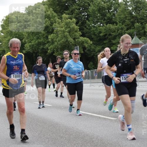 29.06.2025 - hella hamburg halbmarathon Jannik Wohlers http://msf.ph/oto/8148657 29.06.2025 10:49:21 Lombardsbrücke 1040, 1041, 1805, 1888, 2212, 2466, 2862, 2997, 4870, 5076, 5552, 5694, 6694, 7305, 7339, 7366, 7679, 8065, 9015, 9162, 10403, 10683, 10704, 12124, 12388, 13764, 13915, 13942, 14137, 14184, 14214, 14529, 14545, 14692, 15063, 15582, 16097, 16265, 16512, 16944, 16953, 16975, 17196, 17408, 18086, 18404, 18586, 18684, 19071, 19247 meine-sportfotos.de