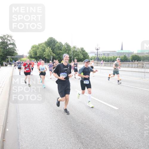 29.06.2025 - hella hamburg halbmarathon Jannik Wohlers http://msf.ph/oto/8148661 29.06.2025 10:17:42 Lombardsbrücke 1159, 1160, 1268, 1325, 1554, 1641, 1982, 2087, 2147, 2634, 2931, 3125, 3321, 3977, 4804, 5004, 6270, 7094, 7641, 7649, 7838, 7882, 7883, 8067, 8128, 8248, 8607, 9539, 9717, 9734, 9844, 9964, 10332, 10509, 10908, 10946, 11352, 11450, 11949, 12274, 12498, 12598, 12752, 12939, 13619, 13681, 14320, 14496, 14738, 14795, 14831, 15182, 15183, 15203, 15322, 15343, 15614, 16109, 16644, 16792, 16829 meine-sportfotos.de