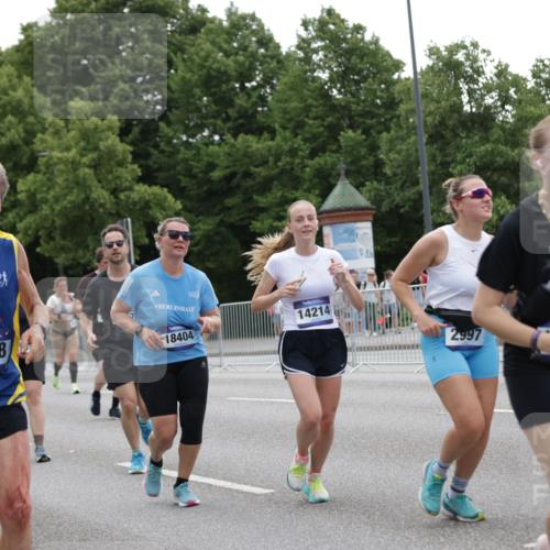 29.06.2025 - hella hamburg halbmarathon Jannik Wohlers http://msf.ph/oto/8148694 29.06.2025 10:49:22 Lombardsbrücke 1040, 1041, 1888, 2212, 2466, 2862, 2997, 4870, 5076, 5552, 5694, 6694, 7305, 7339, 7366, 7679, 8065, 9015, 9162, 10403, 10683, 10704, 12124, 12388, 13764, 13915, 13942, 14137, 14184, 14214, 14529, 14545, 14692, 15063, 15582, 16097, 16265, 16512, 16944, 16953, 16975, 17196, 17408, 18086, 18404, 18684, 19071, 19247 meine-sportfotos.de