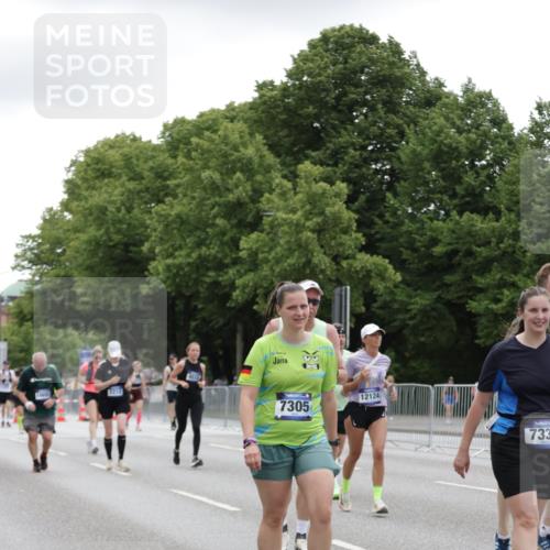 29.06.2025 - hella hamburg halbmarathon Jannik Wohlers http://msf.ph/oto/8148711 29.06.2025 10:49:25 Lombardsbrücke 1040, 1041, 1487, 1511, 1888, 2212, 2466, 2862, 2997, 4870, 5076, 5552, 5694, 6694, 7305, 7339, 7366, 7679, 8065, 9015, 9162, 10403, 10683, 10704, 12124, 12388, 13764, 14184, 14214, 14545, 14692, 15063, 15582, 15633, 16097, 16265, 16512, 16953, 16975, 17196, 17408, 18086, 18404, 18684 meine-sportfotos.de