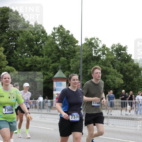 29.06.2025 - hella hamburg halbmarathon Jannik Wohlers http://msf.ph/oto/8148723 29.06.2025 10:49:26 Lombardsbrücke 1040, 1041, 1487, 1511, 1888, 2212, 2466, 2862, 2997, 4870, 5076, 5552, 5694, 5749, 6694, 7366, 7679, 8065, 9015, 9162, 10403, 10683, 10704, 12124, 13309, 13764, 14184, 14214, 14545, 14692, 15063, 15582, 15633, 16097, 16265, 16512, 16953, 16975, 17196, 17408, 18086, 18404, 18684 meine-sportfotos.de