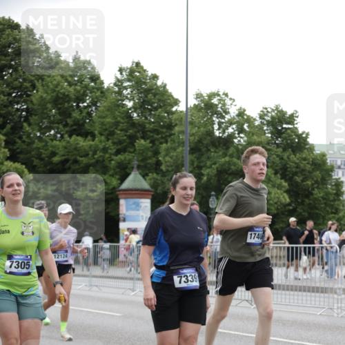29.06.2025 - hella hamburg halbmarathon Jannik Wohlers http://msf.ph/oto/8148741 29.06.2025 10:49:26 Lombardsbrücke 1040, 1041, 1487, 1511, 1888, 2212, 2466, 2862, 2997, 4870, 5076, 5552, 5694, 5749, 6694, 7366, 7679, 8065, 9015, 9162, 10403, 10683, 10704, 12124, 13309, 13764, 14184, 14214, 14545, 14692, 15063, 15582, 15633, 16097, 16265, 16512, 16953, 16975, 17196, 17408, 18086, 18404, 18684 meine-sportfotos.de