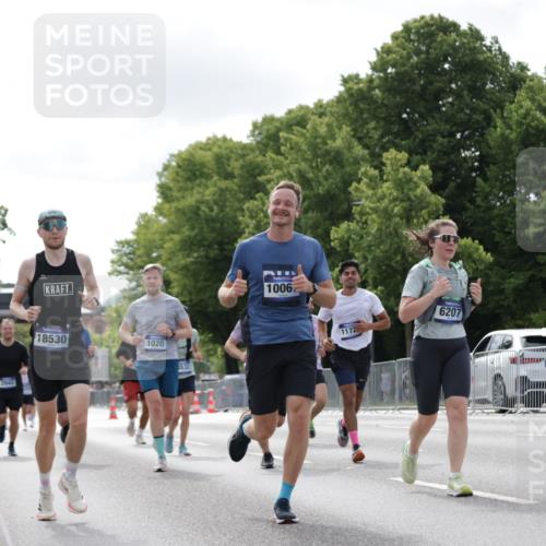 29.06.2025 - hella hamburg halbmarathon Jannik Wohlers http://msf.ph/oto/8148764 29.06.2025 10:12:27 Lombardsbrücke 1020, 1051, 1851, 1939, 2531, 2891, 2942, 4532, 5150, 6207, 7873, 7907, 8917, 10067, 10402, 11025, 11720, 12456, 14404, 14869, 15012, 15531, 16323, 16826, 16911, 17061, 17994, 18530 meine-sportfotos.de