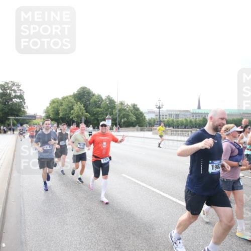 29.06.2025 - hella hamburg halbmarathon Jannik Wohlers http://msf.ph/oto/8148781 29.06.2025 10:17:46 Lombardsbrücke 1159, 1160, 1268, 1325, 1554, 1982, 2087, 2147, 2335, 2634, 2931, 3125, 3321, 3482, 3977, 4710, 4738, 4804, 6270, 7094, 7641, 7649, 7838, 7882, 7883, 8067, 8248, 8607, 9539, 9717, 9734, 9834, 9844, 10332, 10908, 10946, 11352, 11450, 11949, 12274, 12498, 12598, 12752, 12939, 13619, 13681, 14320, 14496, 14795, 14831, 15182, 15183, 15343, 15614, 16109, 16644, 16792, 16829, 18145, 18677 meine-sportfotos.de