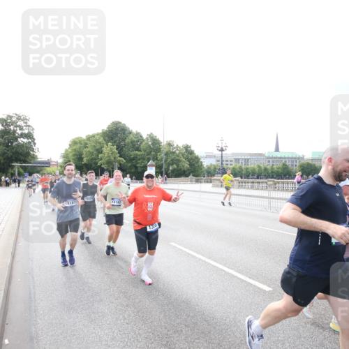 29.06.2025 - hella hamburg halbmarathon Jannik Wohlers http://msf.ph/oto/8148787 29.06.2025 10:17:46 Lombardsbrücke 1159, 1160, 1268, 1325, 1554, 1982, 2087, 2147, 2335, 2634, 2931, 3125, 3321, 3482, 3977, 4710, 4738, 4804, 6270, 7094, 7641, 7649, 7838, 7882, 7883, 8067, 8248, 8607, 9539, 9717, 9734, 9834, 9844, 10332, 10908, 10946, 11352, 11450, 11949, 12274, 12498, 12598, 12752, 12939, 13619, 13681, 14320, 14496, 14795, 14831, 15182, 15183, 15343, 15614, 16109, 16644, 16792, 16829, 18145, 18677 meine-sportfotos.de