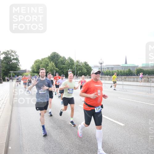29.06.2025 - hella hamburg halbmarathon Jannik Wohlers http://msf.ph/oto/8148798 29.06.2025 10:17:46 Lombardsbrücke 1159, 1160, 1268, 1325, 1554, 1982, 2087, 2147, 2335, 2634, 2931, 3125, 3321, 3482, 3977, 4710, 4738, 4804, 6270, 7094, 7641, 7649, 7838, 7882, 7883, 8067, 8248, 8607, 9539, 9717, 9734, 9834, 9844, 10332, 10908, 10946, 11352, 11450, 11949, 12274, 12498, 12598, 12752, 12939, 13619, 13681, 14320, 14496, 14795, 14831, 15182, 15183, 15343, 15614, 16109, 16644, 16792, 16829, 18145, 18677 meine-sportfotos.de