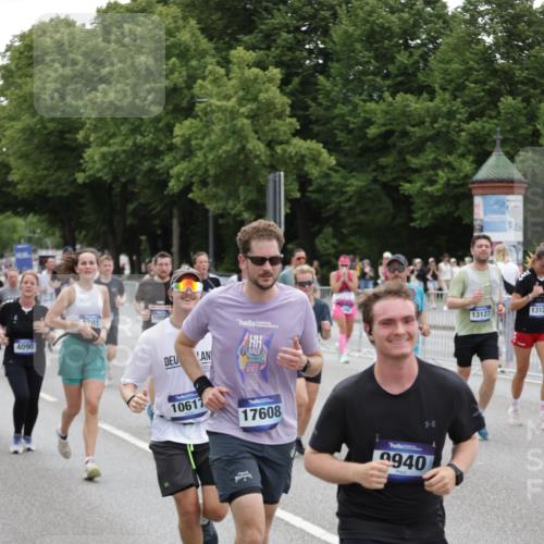 29.06.2025 - hella hamburg halbmarathon Jannik Wohlers http://msf.ph/oto/8148800 29.06.2025 10:49:43 Lombardsbrücke 1487, 1511, 3701, 3710, 3805, 4090, 4168, 5749, 5751, 5997, 6680, 6830, 7721, 7722, 7755, 8254, 9605, 9940, 10060, 10286, 10617, 11030, 11716, 11760, 12079, 13127, 13128, 13309, 13381, 13744, 13846, 14144, 14505, 15626, 15633, 16365, 16410, 16412, 16635, 17256, 18961, 19058, 19086 meine-sportfotos.de