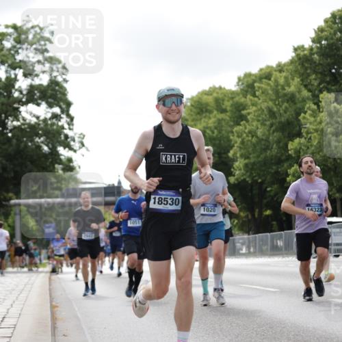 29.06.2025 - hella hamburg halbmarathon Jannik Wohlers http://msf.ph/oto/8148802 29.06.2025 10:12:28 Lombardsbrücke 1020, 1051, 1851, 1939, 2531, 2891, 2942, 4532, 6207, 7873, 7907, 8917, 10067, 10402, 11025, 11720, 14404, 14869, 15012, 15531, 16323, 16826, 16911, 17061, 17994, 18530 meine-sportfotos.de