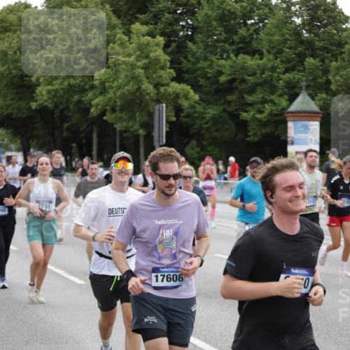 29.06.2025 - hella hamburg halbmarathon Jannik Wohlers http://msf.ph/oto/8148813 29.06.2025 10:49:43 Lombardsbrücke 1487, 1511, 3701, 3710, 3805, 4090, 4168, 5749, 5751, 5997, 6680, 6830, 7721, 7722, 7755, 8254, 9605, 9940, 10060, 10286, 10617, 11030, 11716, 11760, 12079, 13127, 13128, 13309, 13381, 13744, 13846, 14144, 14505, 15626, 15633, 16365, 16410, 16412, 16635, 17256, 18961, 19058, 19086 meine-sportfotos.de