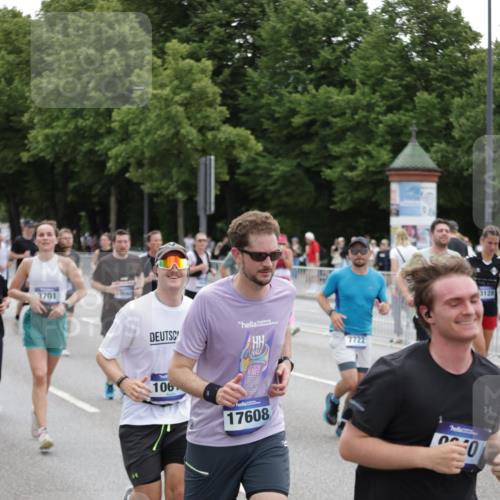 29.06.2025 - hella hamburg halbmarathon Jannik Wohlers http://msf.ph/oto/8148823 29.06.2025 10:49:43 Lombardsbrücke 1487, 1511, 3701, 3710, 3805, 4090, 4168, 5749, 5751, 5997, 6680, 6830, 7721, 7722, 7755, 8254, 9605, 9940, 10060, 10286, 10617, 11030, 11716, 11760, 12079, 13127, 13128, 13309, 13381, 13744, 13846, 14144, 14505, 15626, 15633, 16365, 16410, 16412, 16635, 17256, 18961, 19058, 19086 meine-sportfotos.de