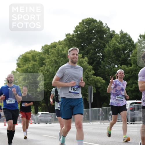 29.06.2025 - hella hamburg halbmarathon Jannik Wohlers http://msf.ph/oto/8148839 29.06.2025 10:12:29 Lombardsbrücke 1020, 1051, 1851, 1939, 2531, 2891, 2942, 4532, 6207, 7873, 7907, 8398, 8405, 8917, 10067, 10402, 11025, 11720, 14404, 14869, 15012, 15531, 16323, 16826, 16911, 17061, 17699, 17994, 18530 meine-sportfotos.de