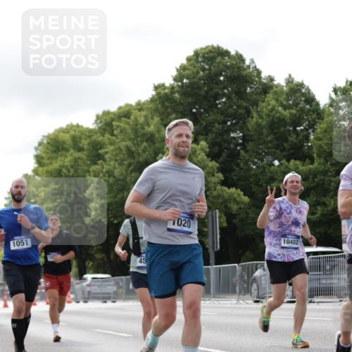 29.06.2025 - hella hamburg halbmarathon Jannik Wohlers http://msf.ph/oto/8148845 29.06.2025 10:12:29 Lombardsbrücke 1020, 1051, 1851, 1939, 2531, 2891, 2942, 4532, 6207, 7873, 7907, 8398, 8405, 8917, 10067, 10402, 11025, 11720, 14404, 14869, 15012, 15531, 16323, 16826, 16911, 17061, 17699, 17994, 18530 meine-sportfotos.de