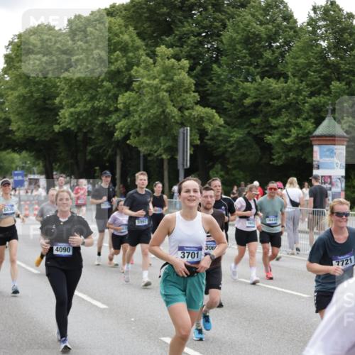 29.06.2025 - hella hamburg halbmarathon Jannik Wohlers http://msf.ph/oto/8148869 29.06.2025 10:49:45 Lombardsbrücke 1487, 1511, 3701, 3710, 3805, 3897, 4090, 4168, 5749, 5751, 5997, 6680, 6830, 7721, 7722, 7755, 8254, 9605, 9940, 10060, 10286, 10617, 11030, 11426, 11716, 11760, 12079, 13127, 13128, 13309, 13381, 13744, 13846, 14144, 14505, 14940, 15626, 15633, 16365, 16410, 16412, 16635, 17256, 18961, 19058, 19086 meine-sportfotos.de