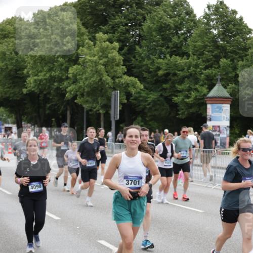 29.06.2025 - hella hamburg halbmarathon Jannik Wohlers http://msf.ph/oto/8148888 29.06.2025 10:49:45 Lombardsbrücke 1487, 1511, 3701, 3710, 3805, 3897, 4090, 4168, 5749, 5751, 5997, 6680, 6830, 7721, 7722, 7755, 8254, 9605, 9940, 10060, 10286, 10617, 11030, 11426, 11716, 11760, 12079, 13127, 13128, 13309, 13381, 13744, 13846, 14144, 14505, 14940, 15626, 15633, 16365, 16410, 16412, 16635, 17256, 18961, 19058, 19086 meine-sportfotos.de