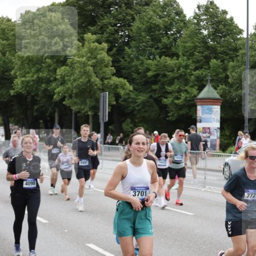 29.06.2025 - hella hamburg halbmarathon Jannik Wohlers http://msf.ph/oto/8148906 29.06.2025 10:49:45 Lombardsbrücke 1487, 1511, 3701, 3710, 3805, 3897, 4090, 4168, 5749, 5751, 5997, 6680, 6830, 7721, 7722, 7755, 8254, 9605, 9940, 10060, 10286, 10617, 11030, 11426, 11716, 11760, 12079, 13127, 13128, 13309, 13381, 13744, 13846, 14144, 14505, 14940, 15626, 15633, 16365, 16410, 16412, 16635, 17256, 18961, 19058, 19086 meine-sportfotos.de