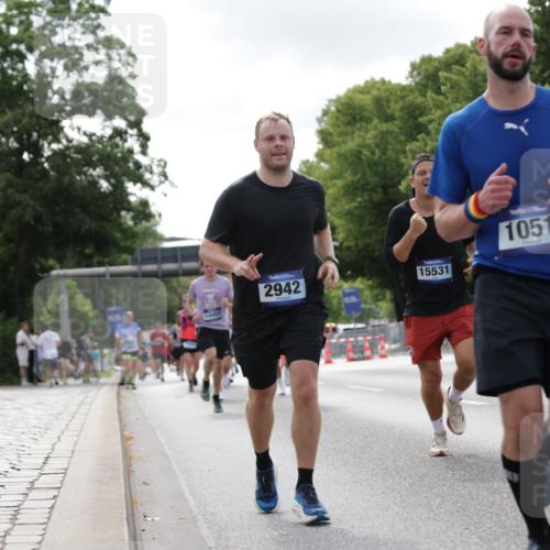 29.06.2025 - hella hamburg halbmarathon Jannik Wohlers http://msf.ph/oto/8148917 29.06.2025 10:12:31 Lombardsbrücke 1020, 1051, 1851, 1939, 2531, 2891, 2942, 4532, 6207, 7873, 7907, 8398, 8405, 8917, 9141, 10067, 10402, 11025, 11720, 14404, 15012, 15531, 16323, 17061, 17699, 17994, 18320, 18530 meine-sportfotos.de