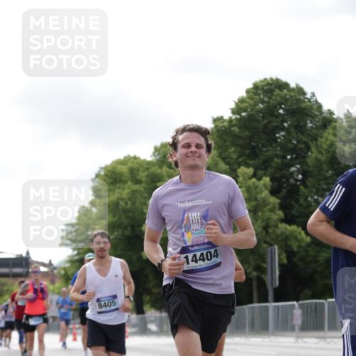 29.06.2025 - hella hamburg halbmarathon Jannik Wohlers http://msf.ph/oto/8149022 29.06.2025 10:12:35 Lombardsbrücke 1020, 1051, 2942, 4532, 6207, 7873, 8398, 8405, 9141, 10067, 10402, 11025, 11720, 14404, 15531, 16255, 16323, 17061, 17699, 18048, 18320, 18530 meine-sportfotos.de