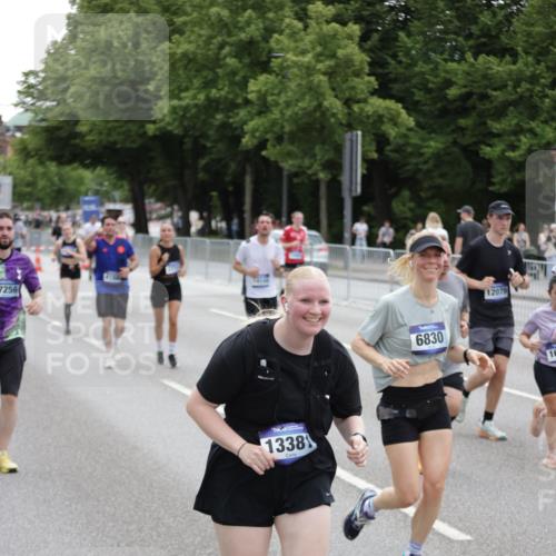 29.06.2025 - hella hamburg halbmarathon Jannik Wohlers http://msf.ph/oto/8149055 29.06.2025 10:49:48 Lombardsbrücke 3203, 3701, 3710, 3805, 3897, 4090, 4168, 5119, 5751, 5997, 6680, 6830, 7721, 7722, 7755, 8254, 9605, 9940, 10060, 10286, 10617, 11030, 11426, 11696, 11716, 11760, 12079, 13127, 13128, 13381, 13744, 13846, 13887, 14144, 14505, 14940, 15626, 16365, 16410, 16412, 16635, 17256, 18961, 19058, 19086 meine-sportfotos.de