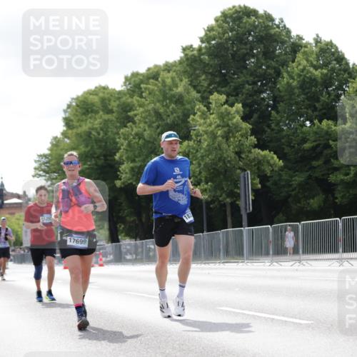 29.06.2025 - hella hamburg halbmarathon Jannik Wohlers http://msf.ph/oto/8149062 29.06.2025 10:12:38 Lombardsbrücke 1020, 1051, 2942, 4532, 6207, 7873, 8398, 8405, 9141, 10067, 10402, 11720, 14404, 15531, 16030, 16255, 16323, 16437, 17699, 18048, 18320, 18530 meine-sportfotos.de