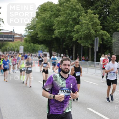 29.06.2025 - hella hamburg halbmarathon Jannik Wohlers http://msf.ph/oto/8149121 29.06.2025 10:49:50 Lombardsbrücke 2047, 3203, 3680, 3701, 3710, 3805, 3897, 4090, 4168, 5119, 5997, 6680, 6830, 7721, 7722, 7755, 8254, 9605, 9940, 10060, 10286, 10617, 11030, 11426, 11696, 11716, 11760, 12079, 13127, 13128, 13381, 13744, 13846, 13887, 14144, 14505, 14940, 15230, 15626, 16410, 16412, 16635, 17256, 18961, 19058, 19086 meine-sportfotos.de